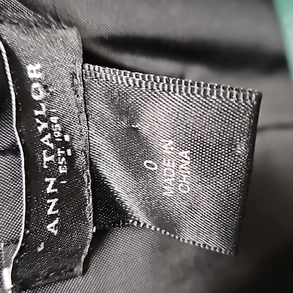 EUC Ann Taylor Two Button Blazer Lined - Picture 5 of 10